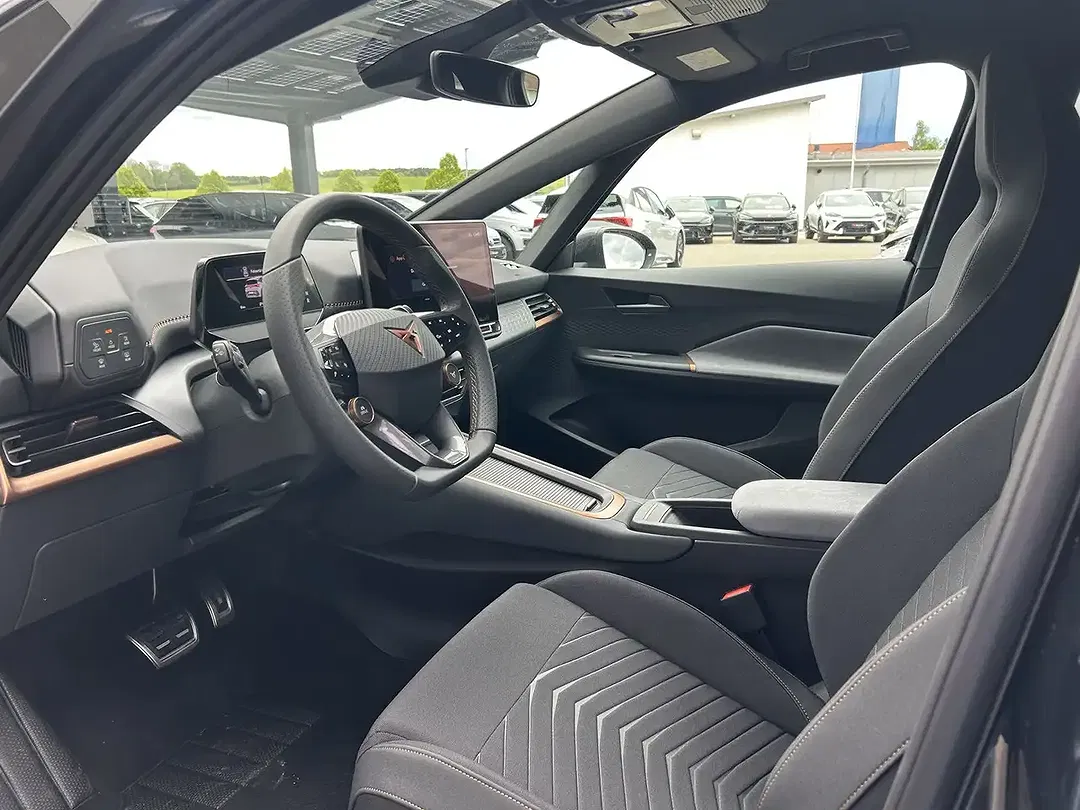 CUPRA Born - Thumbnail 8