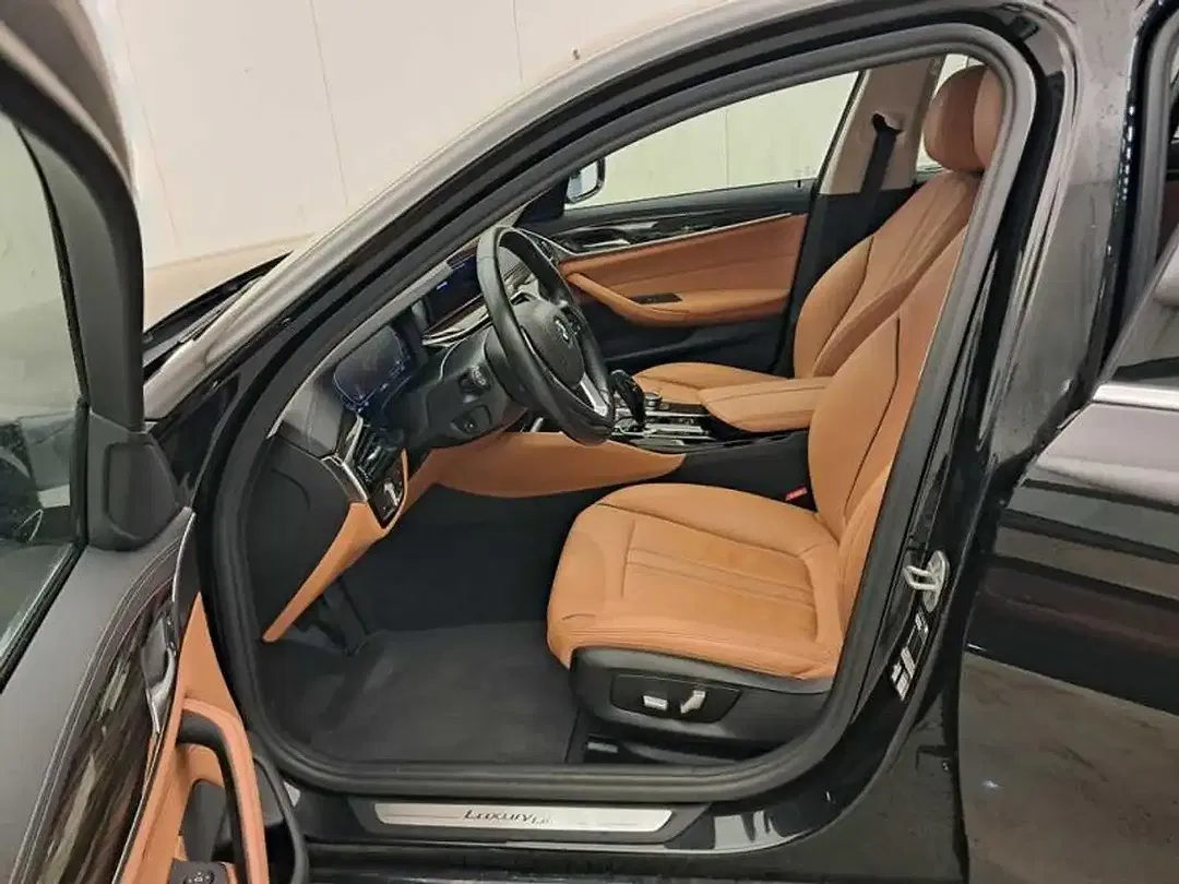 BMW 520 - Thumbnail 13