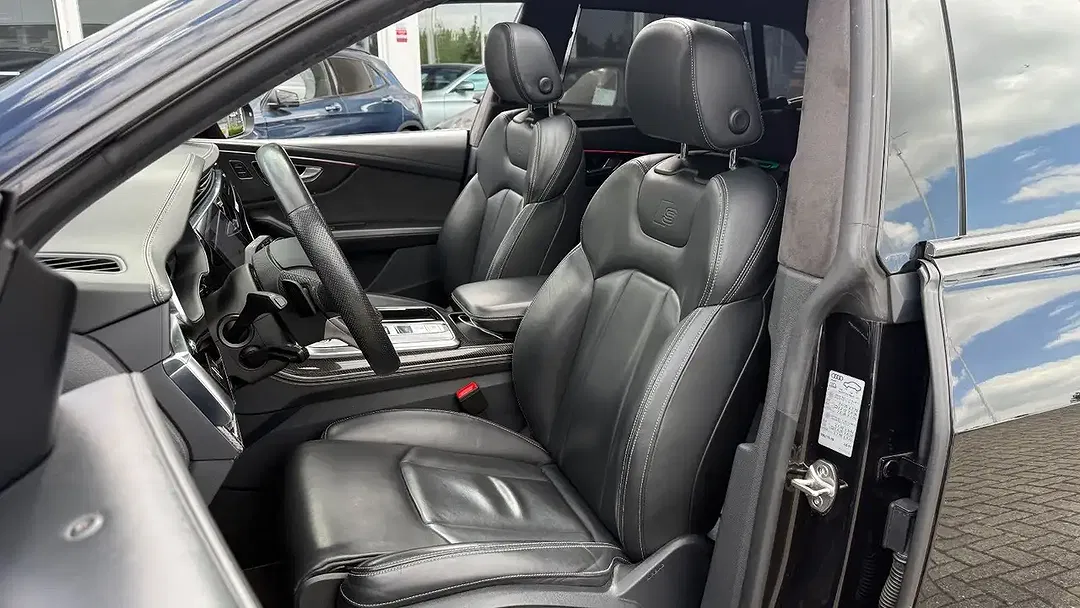Audi SQ8 - Thumbnail 11