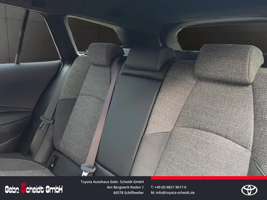 Toyota Corolla - Thumbnail 12