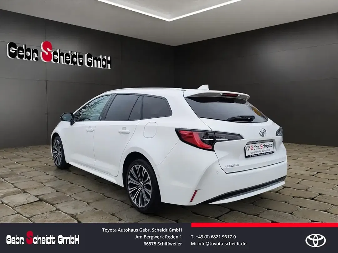 Toyota Corolla - Thumbnail 3