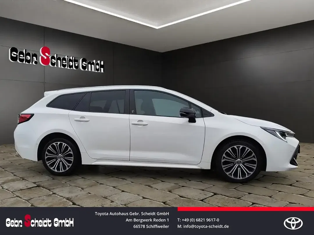 Toyota Corolla - Thumbnail 5