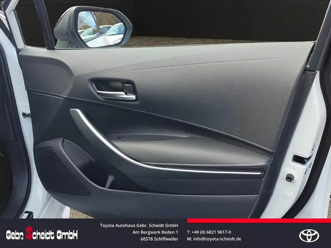 Toyota Corolla - Thumbnail 9