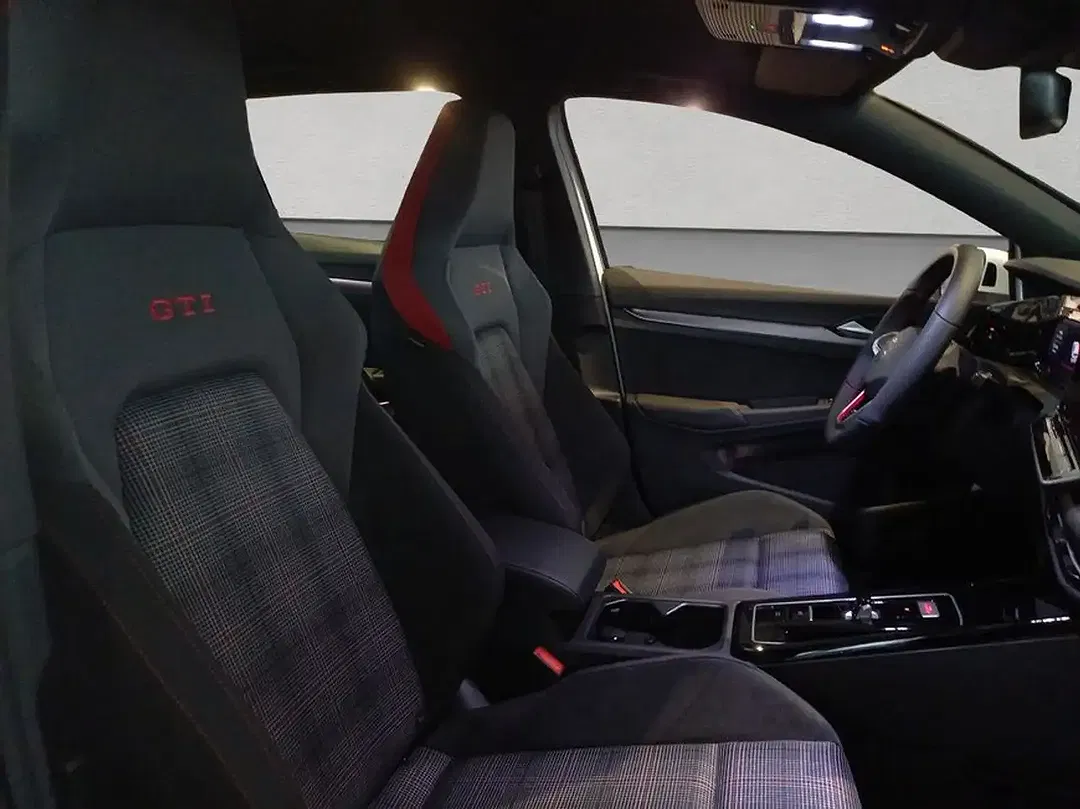 Volkswagen Golf GTI - Thumbnail 19