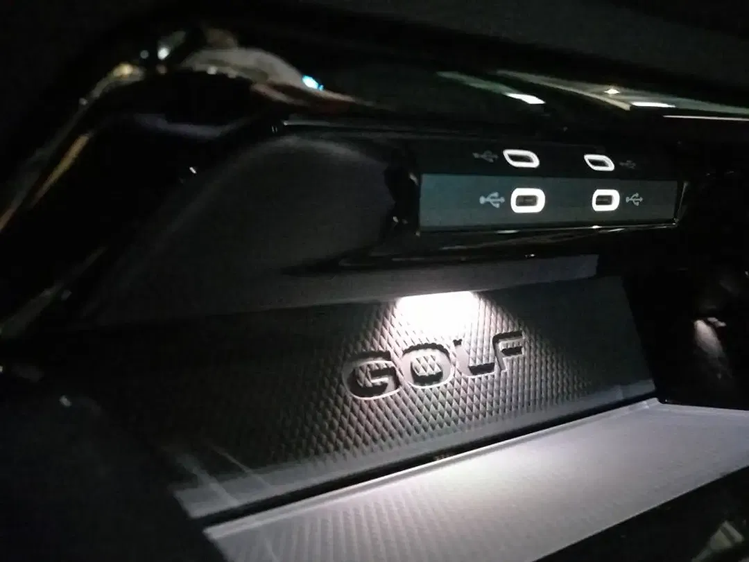 Volkswagen Golf GTI - Thumbnail 24