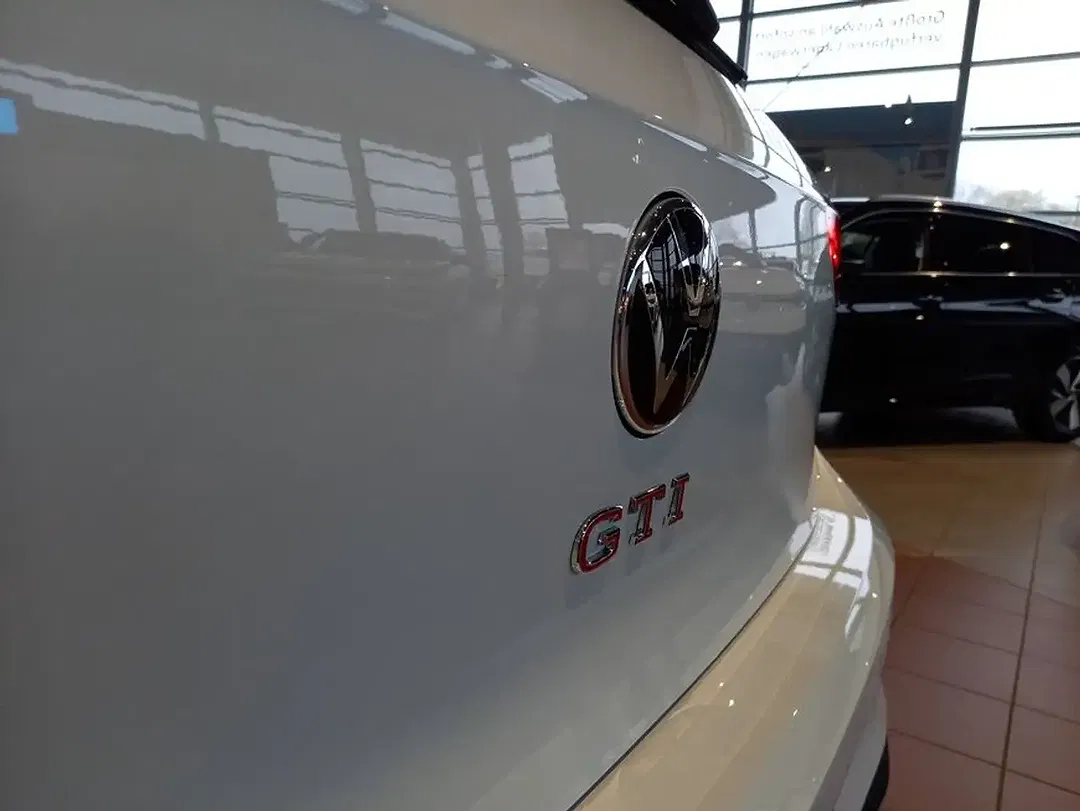 Volkswagen Golf GTI - Thumbnail 25