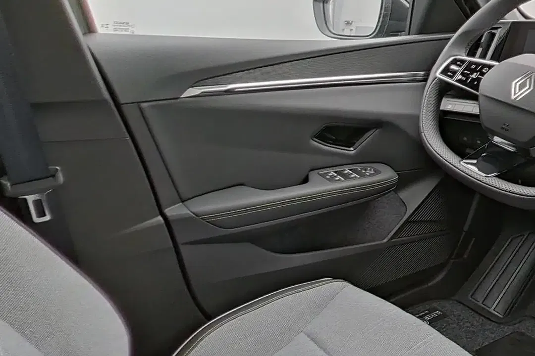 Renault Megane E-Tech - Thumbnail 10