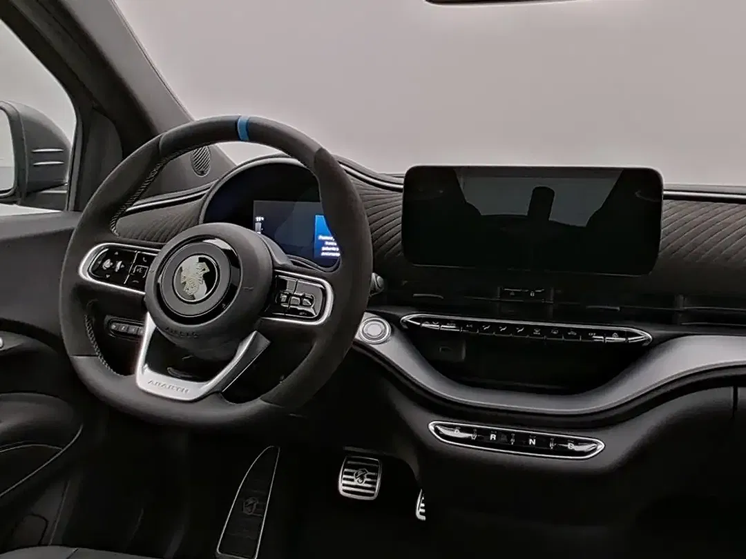 Abarth 500e - Thumbnail 11