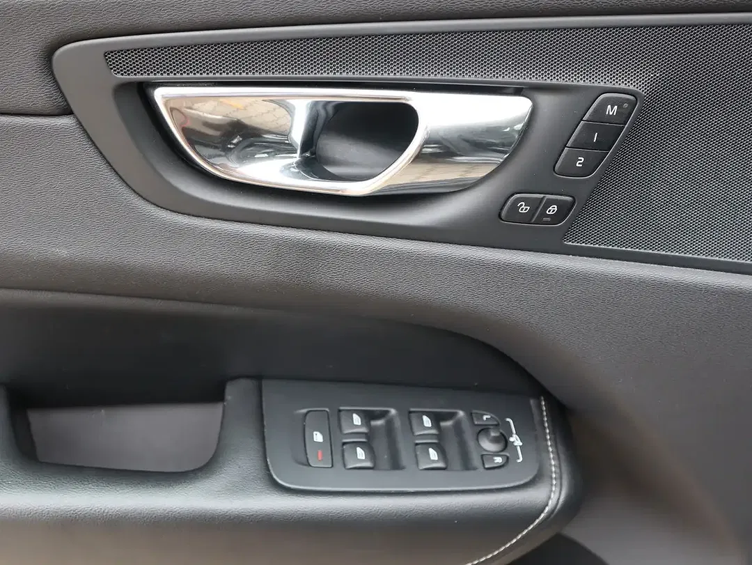 Volvo XC60 - Thumbnail 7