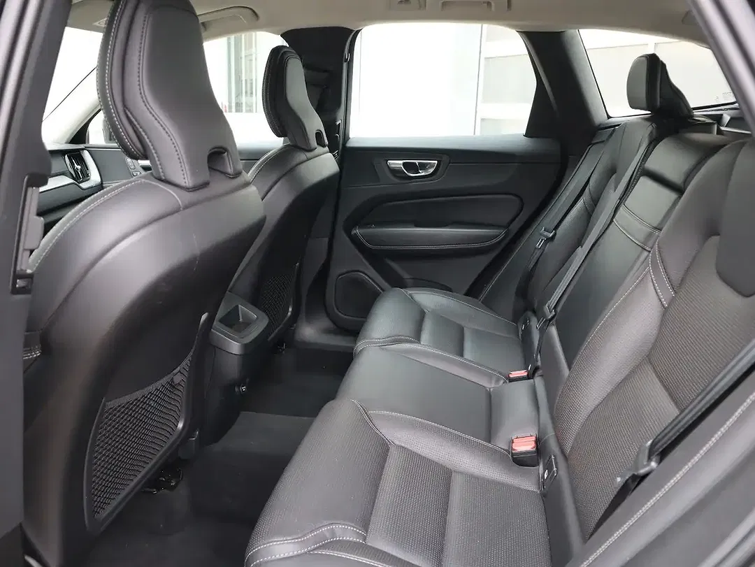 Volvo XC60 - Thumbnail 8