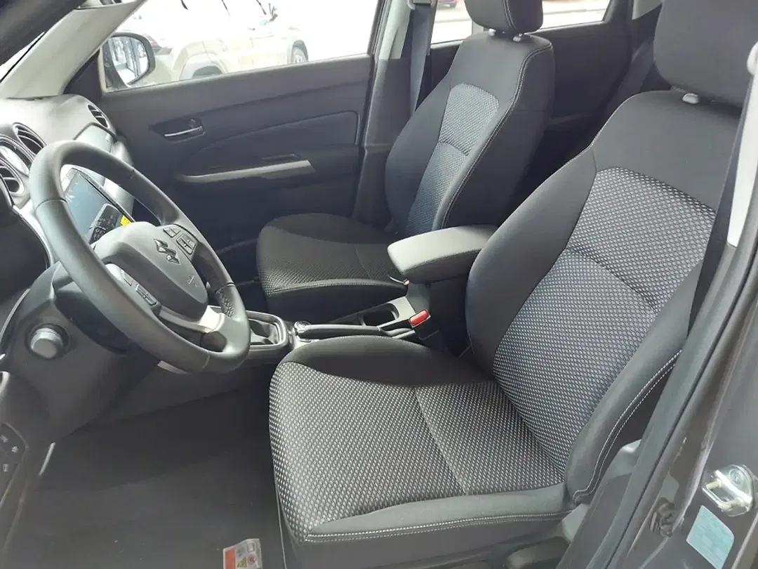 Suzuki Vitara - Thumbnail 13