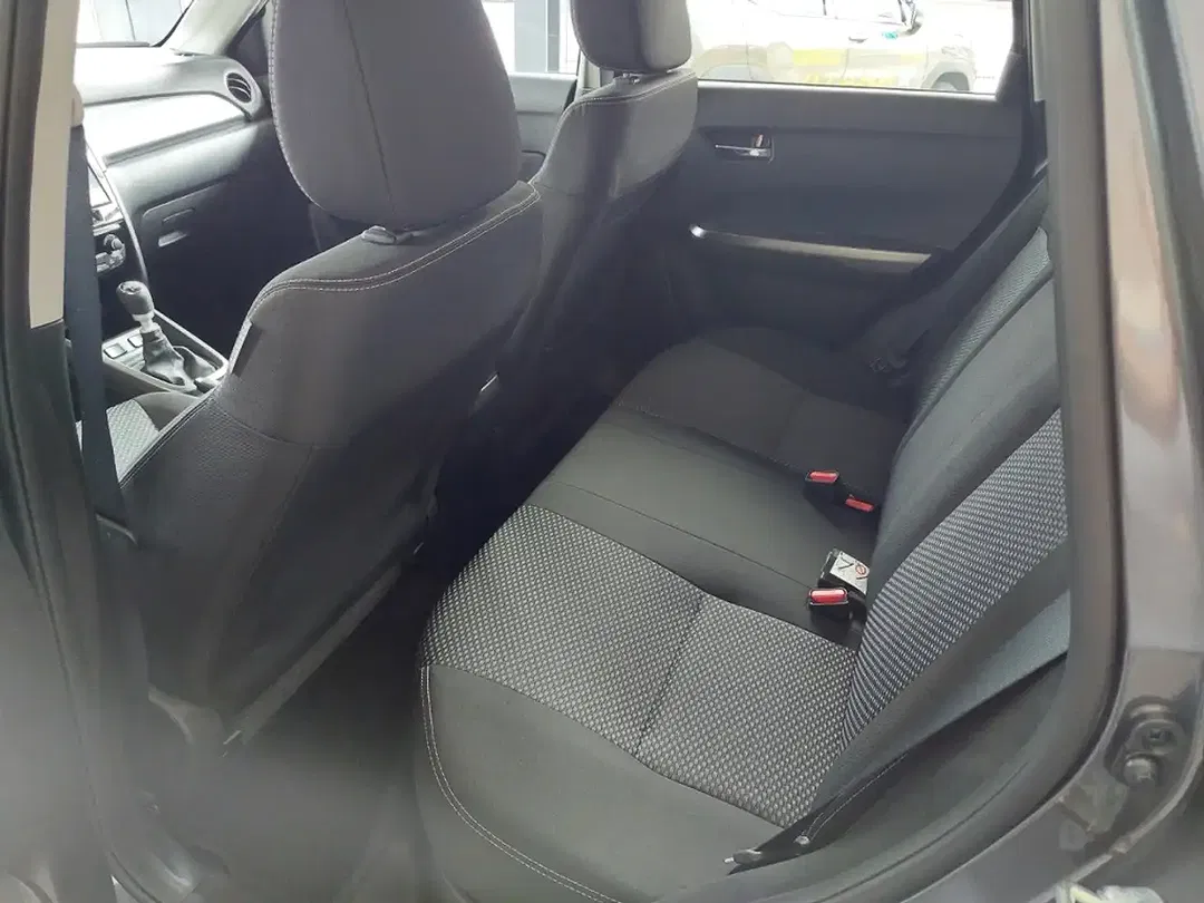 Suzuki Vitara - Thumbnail 14