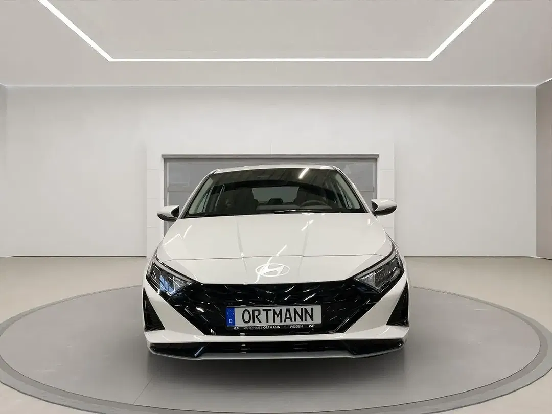 Hyundai i20 - Thumbnail 2