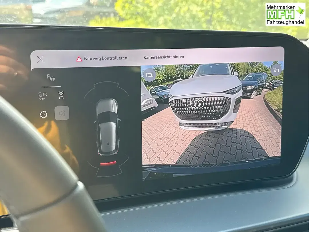 Audi Q3 - Thumbnail 13