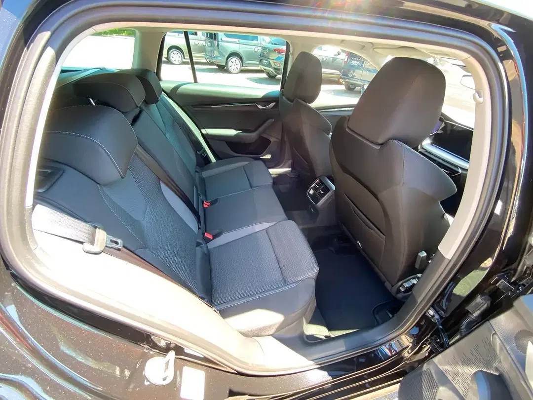 Skoda Octavia - Thumbnail 12