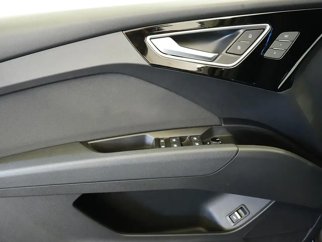 Audi Q4 e-tron - Thumbnail 10