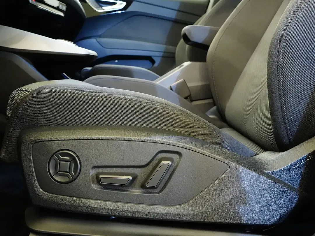 Audi Q4 e-tron - Thumbnail 12