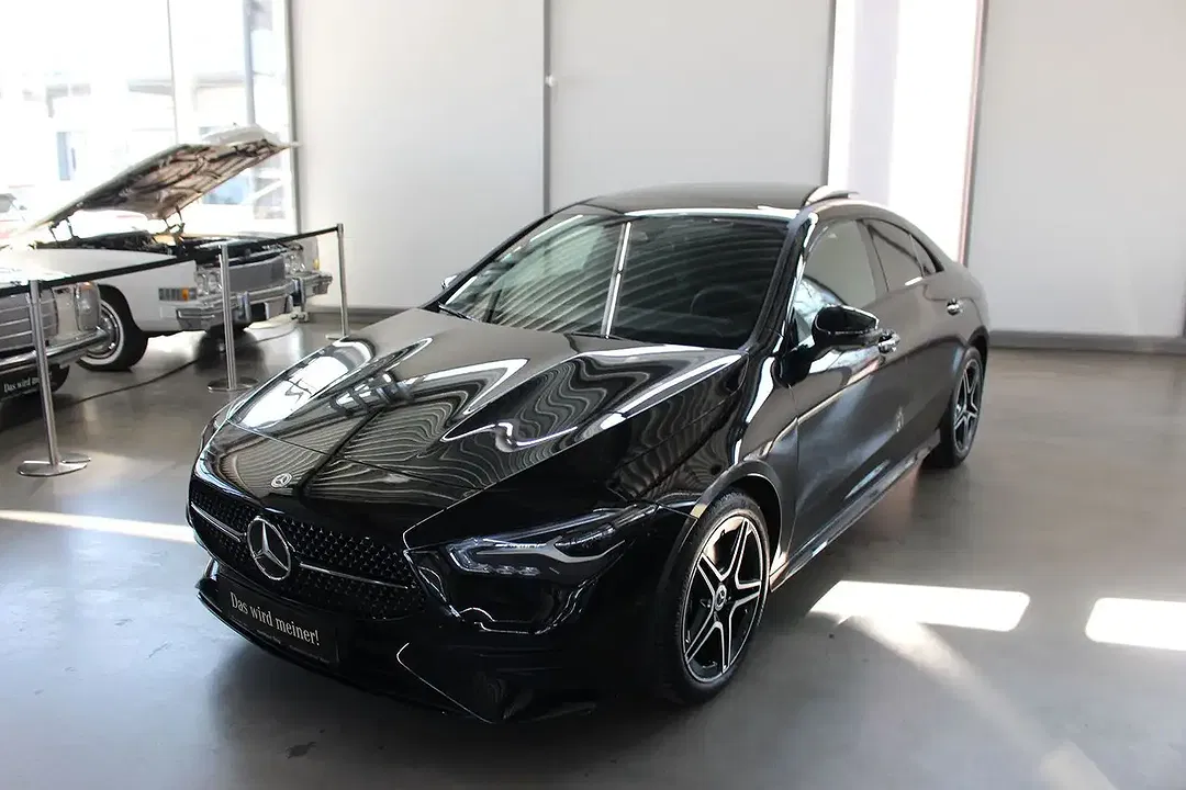 Mercedes-Benz CLA 200 - Thumbnail 1
