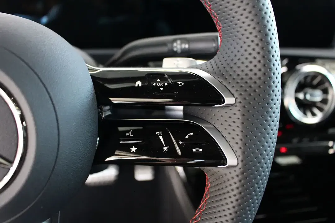 Mercedes-Benz CLA 200 - Thumbnail 11
