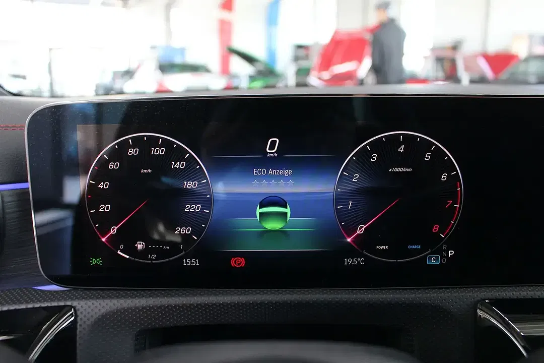 Mercedes-Benz CLA 200 - Thumbnail 12
