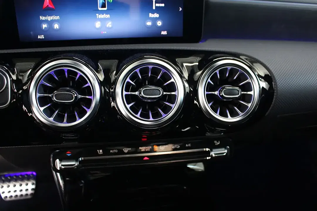 Mercedes-Benz CLA 200 - Thumbnail 15