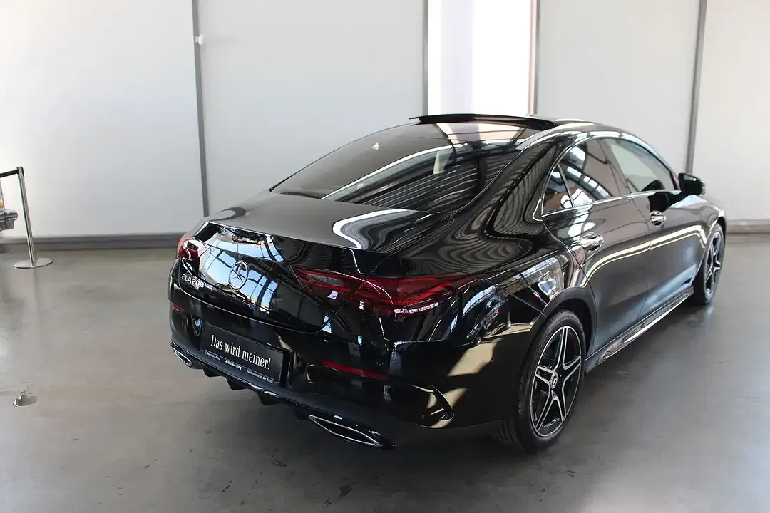 Mercedes-Benz CLA 200 - Thumbnail 3