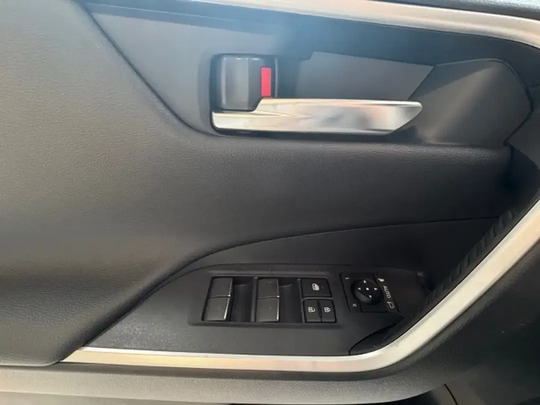 Toyota RAV 4 - Thumbnail 11