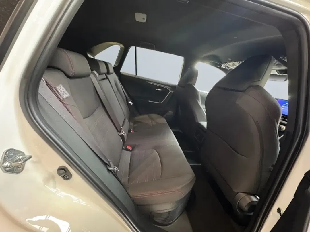 Toyota RAV 4 - Thumbnail 5