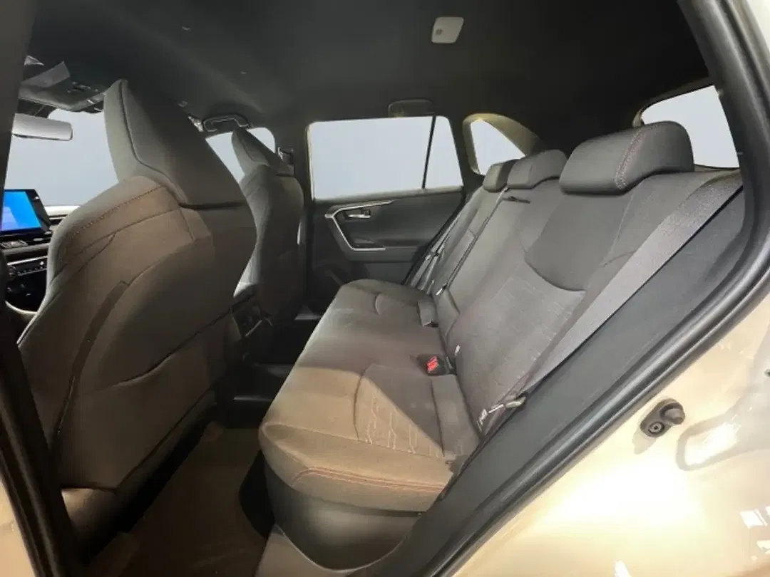 Toyota RAV 4 - Thumbnail 6