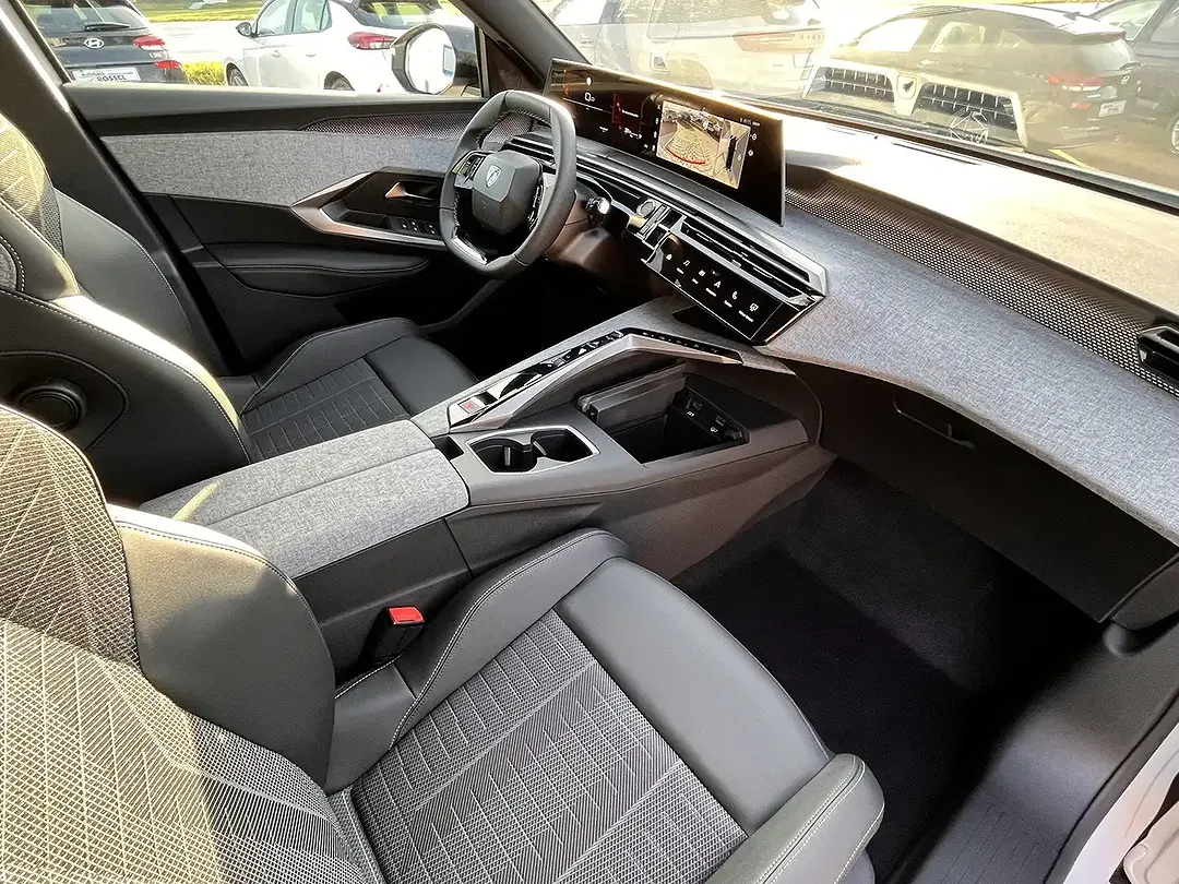 Peugeot 3008 - Thumbnail 8