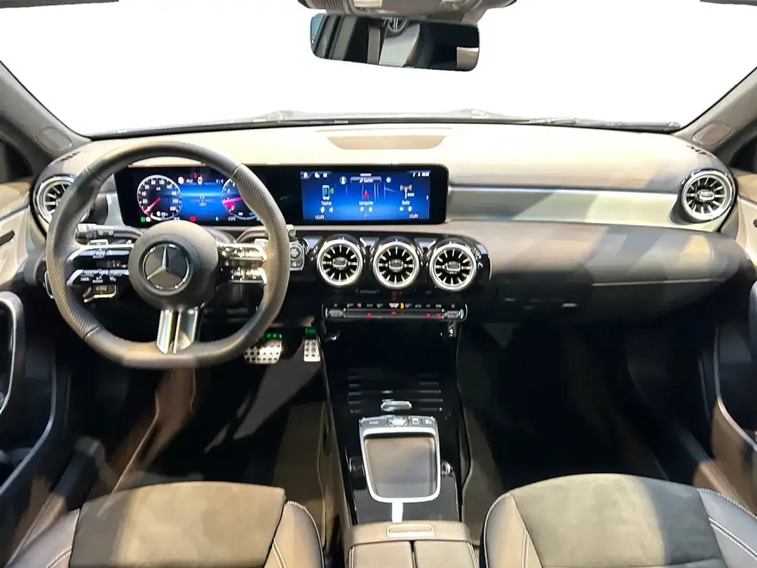 Mercedes-Benz A 200 - Thumbnail 14