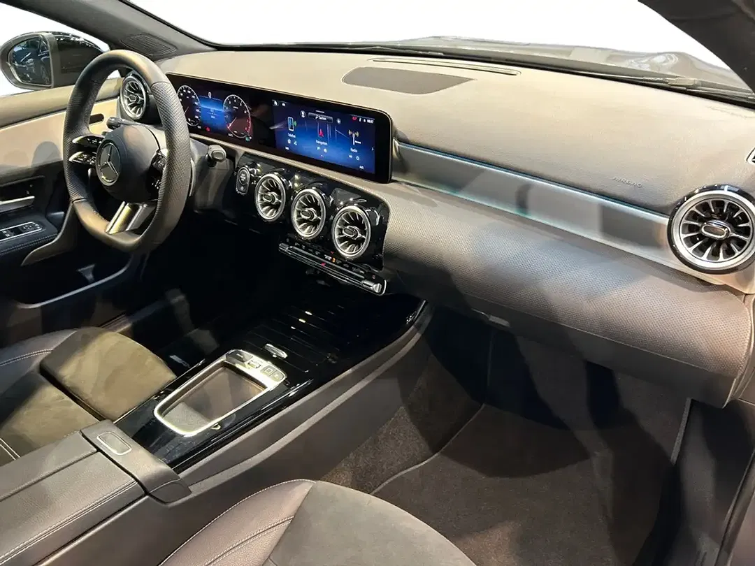 Mercedes-Benz A 200 - Thumbnail 3