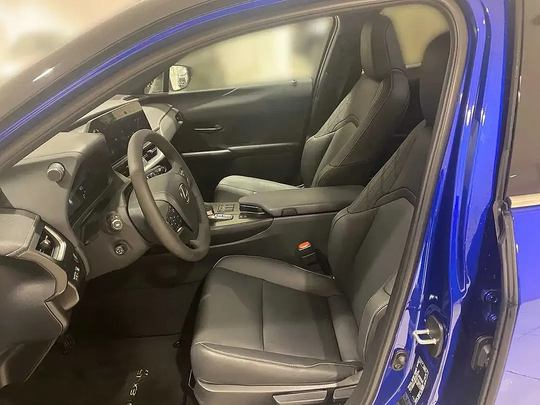 Lexus UX 300h - Thumbnail 10