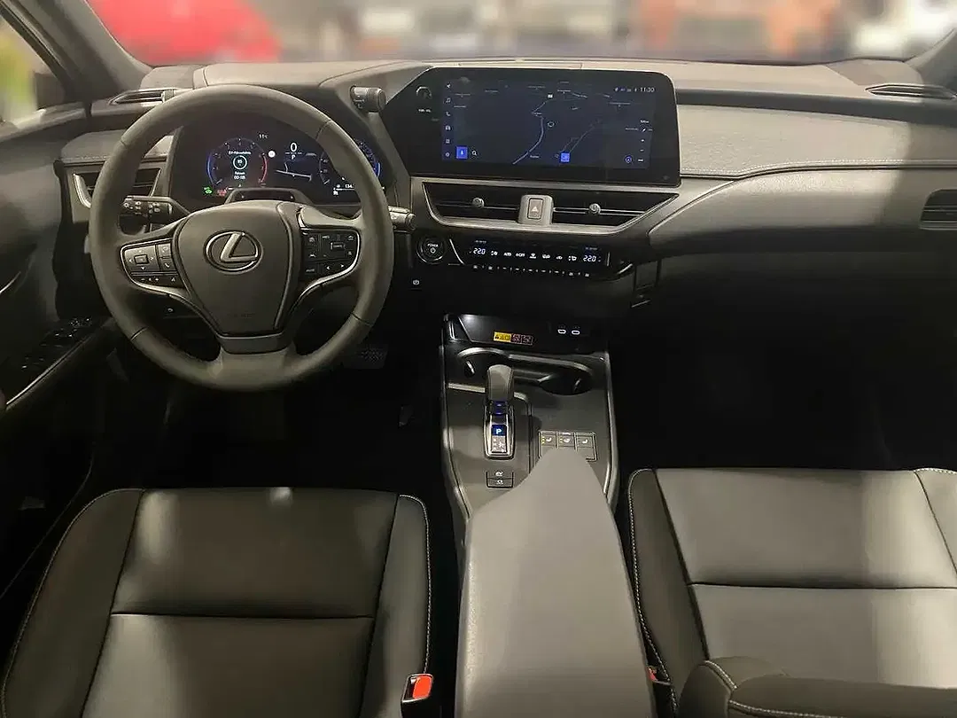 Lexus UX 300h - Thumbnail 14