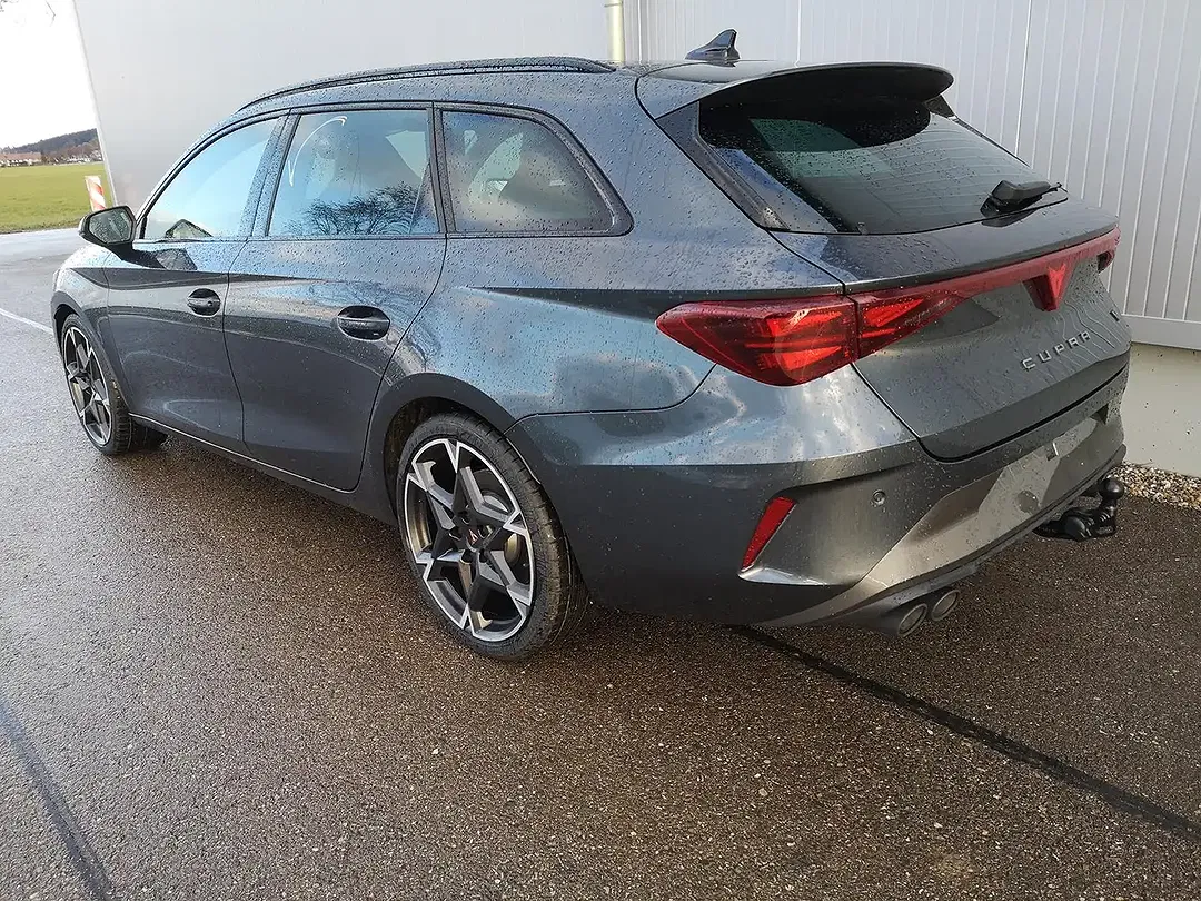 CUPRA Leon - Thumbnail 3