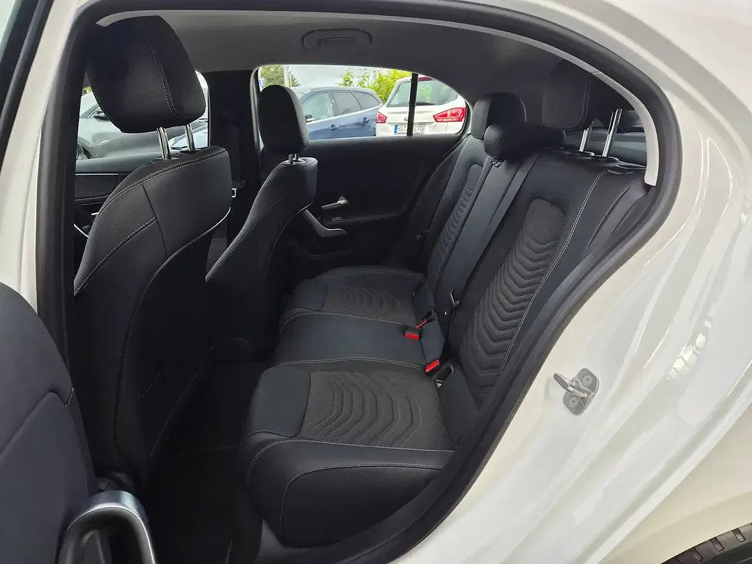 Mercedes-Benz A 220 - Thumbnail 10
