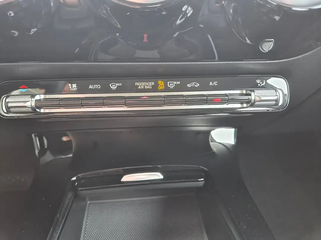 Mercedes-Benz A 220 - Thumbnail 13