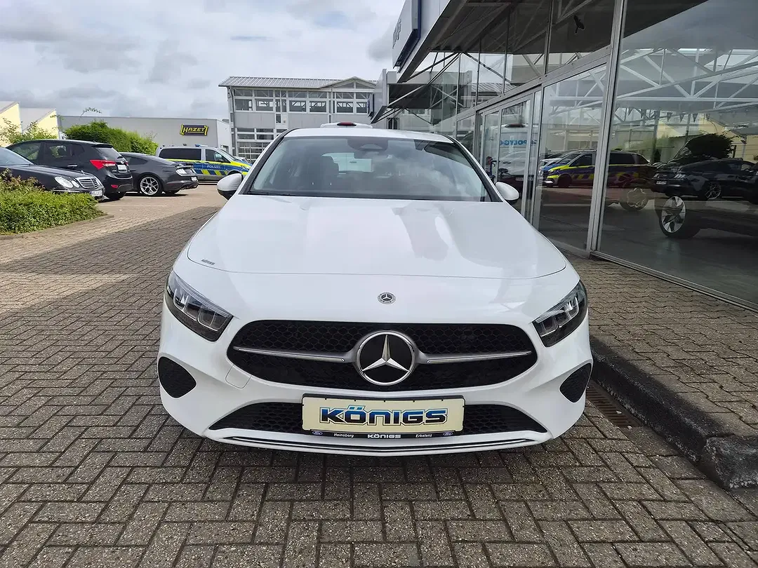 Mercedes-Benz A 220 - Thumbnail 2