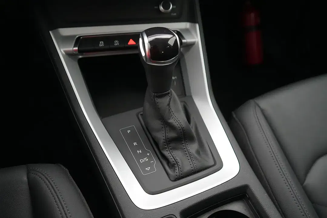 Audi Q3 - Thumbnail 16