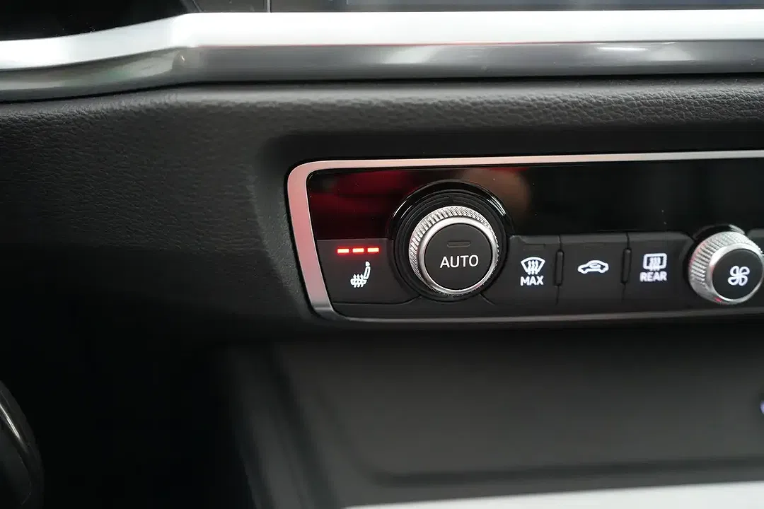 Audi Q3 - Thumbnail 24