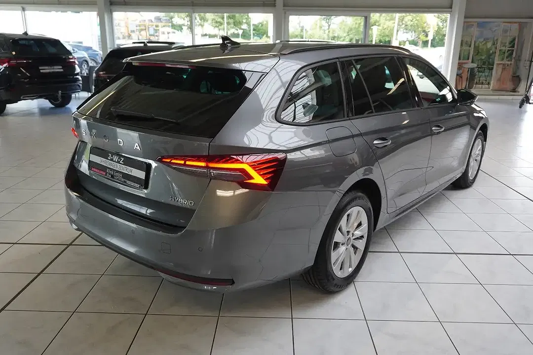 Skoda Octavia - Thumbnail 6