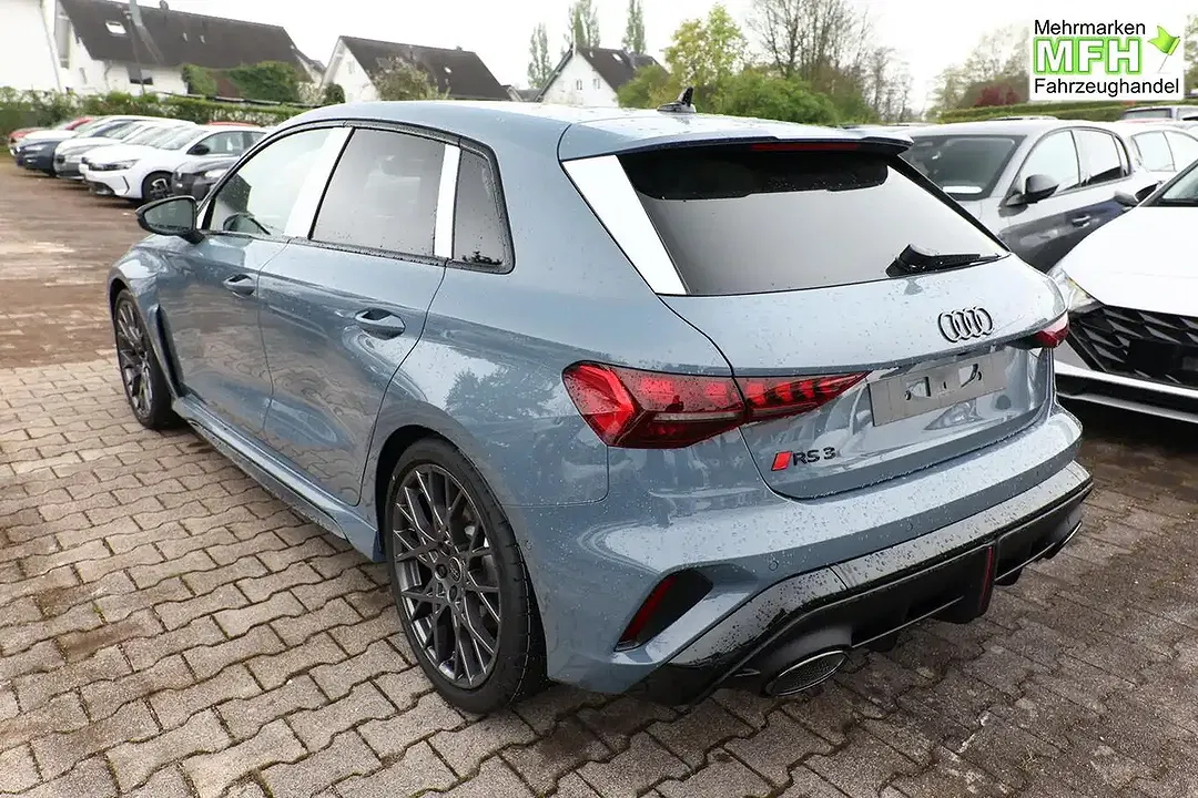 Audi RS3 - Thumbnail 3