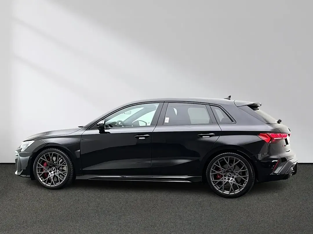 Audi RS3 - Thumbnail 2