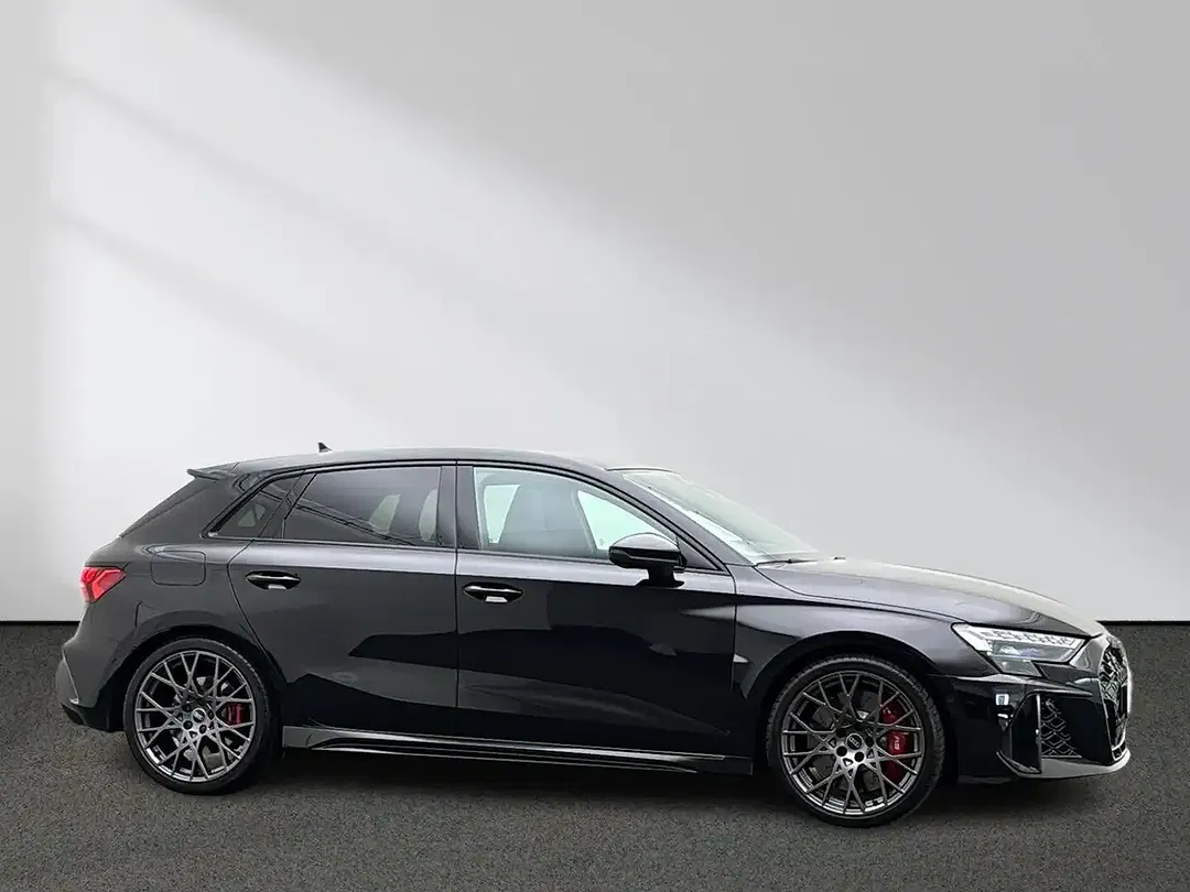 Audi RS3 - Thumbnail 3