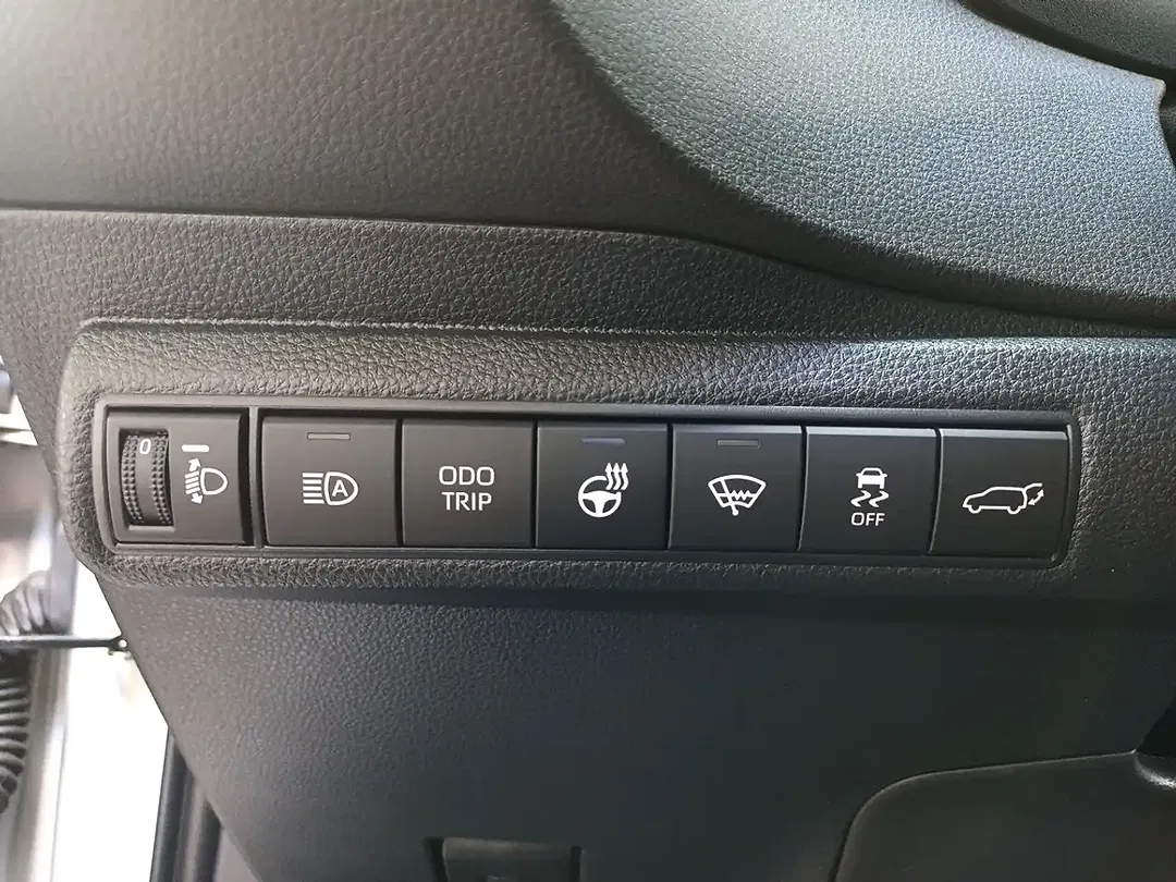 Toyota Corolla - Thumbnail 15