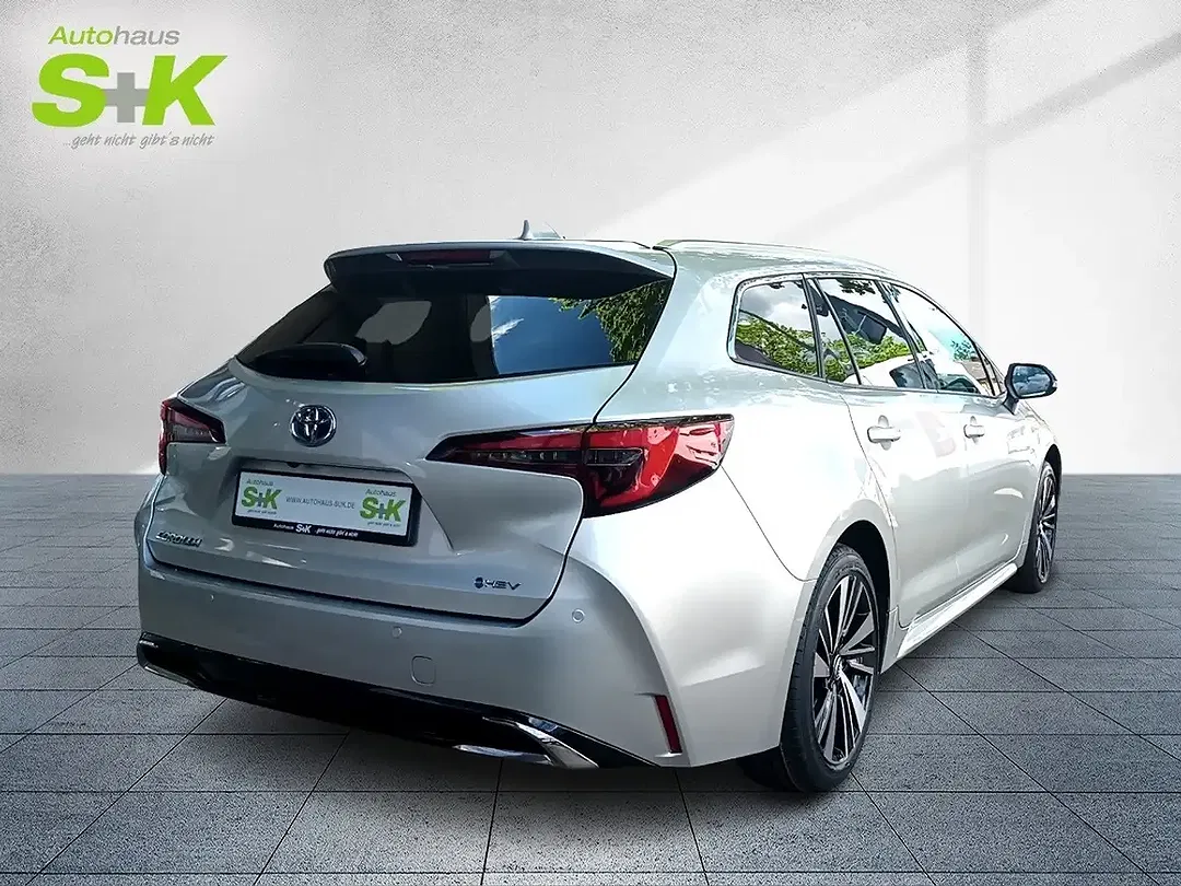 Toyota Corolla - Thumbnail 4