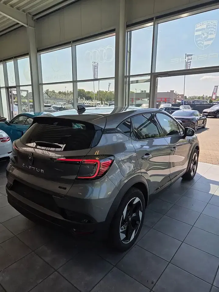 Renault Captur - Thumbnail 7
