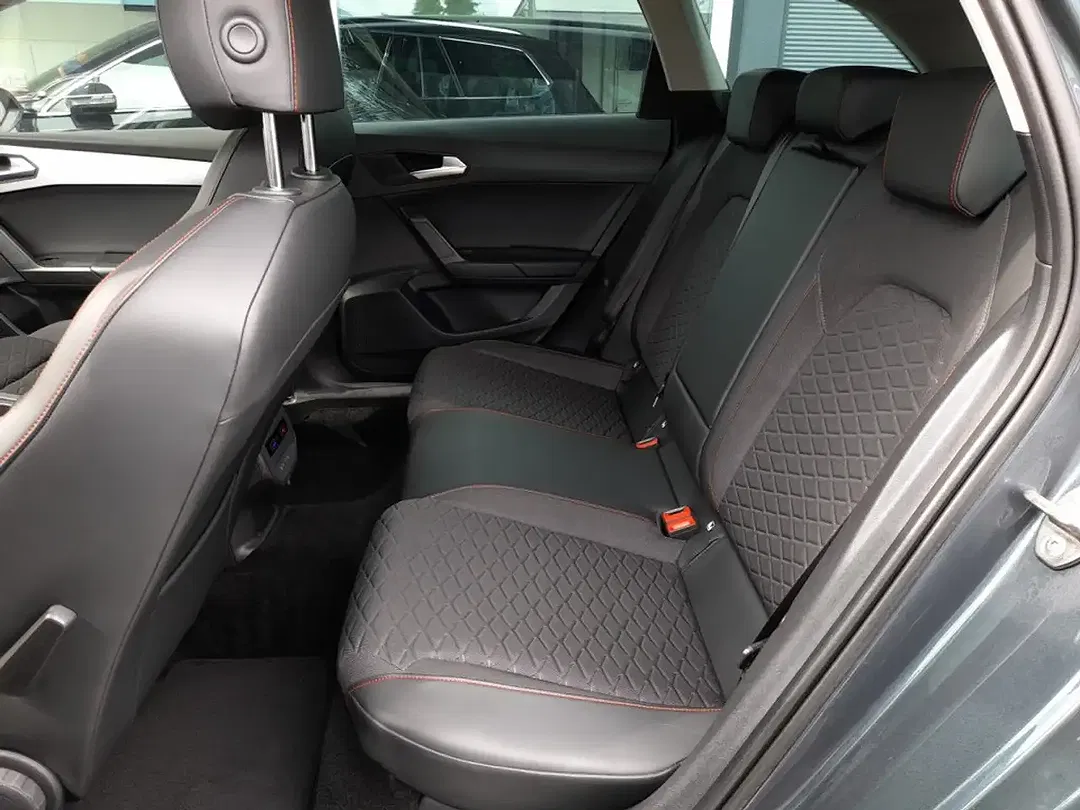 SEAT Leon - Thumbnail 11