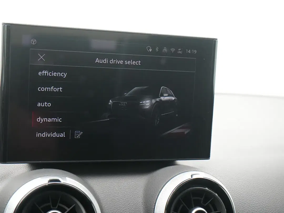 Audi Q2 - Thumbnail 9