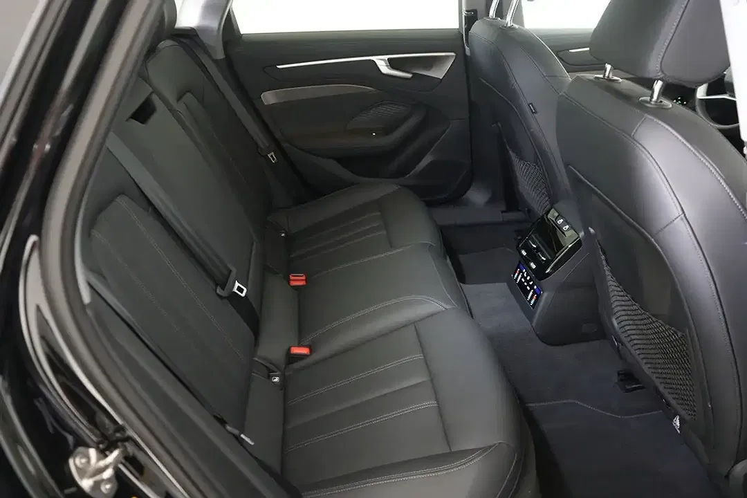 Audi A6 - Thumbnail 10